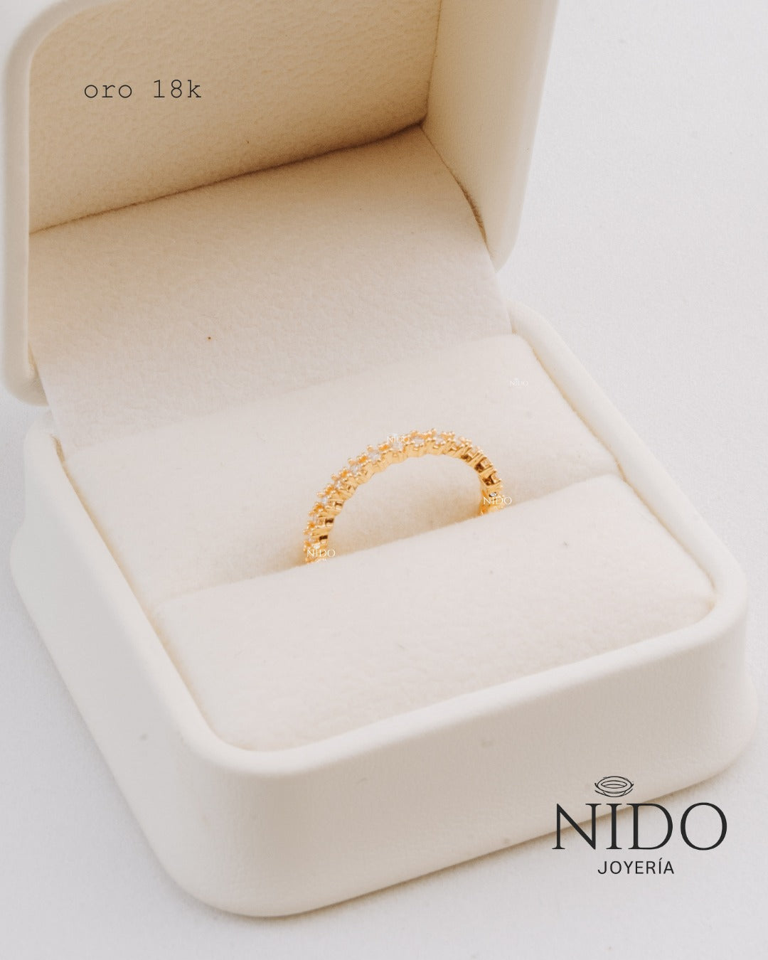 Anillo completo circones talla 5,25 peso 1,69 gramos