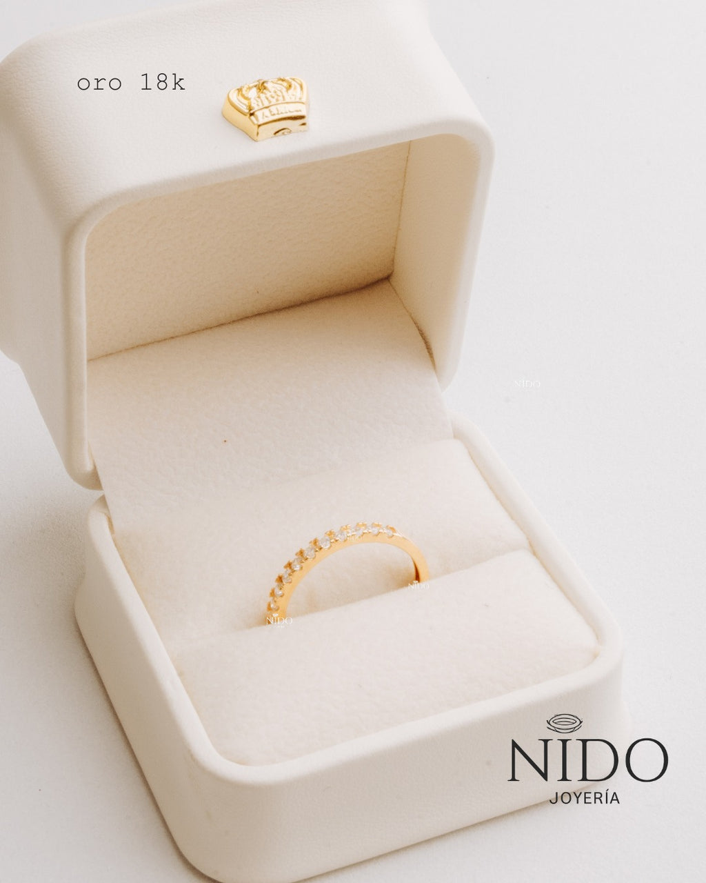 Anillo medio liso talla 7,25 peso 1,69 gramos