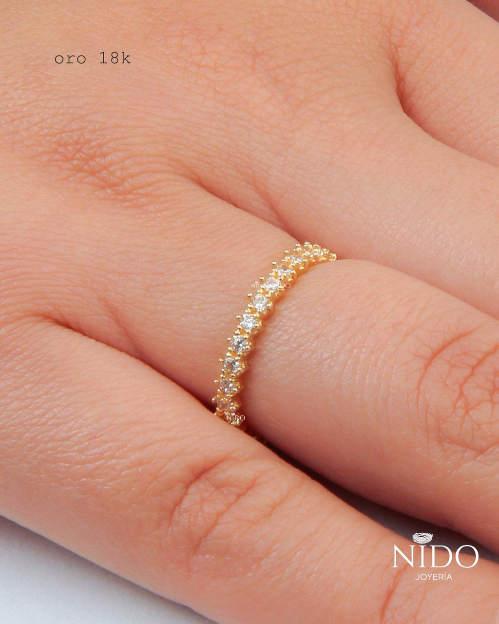 Anillo completo circones talla 5,25 peso 1,69 gramos